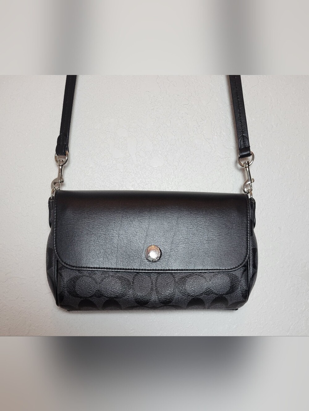 Coach Reversible Crossbody Black/Gray Signature Logo Canvas & Leather - Read